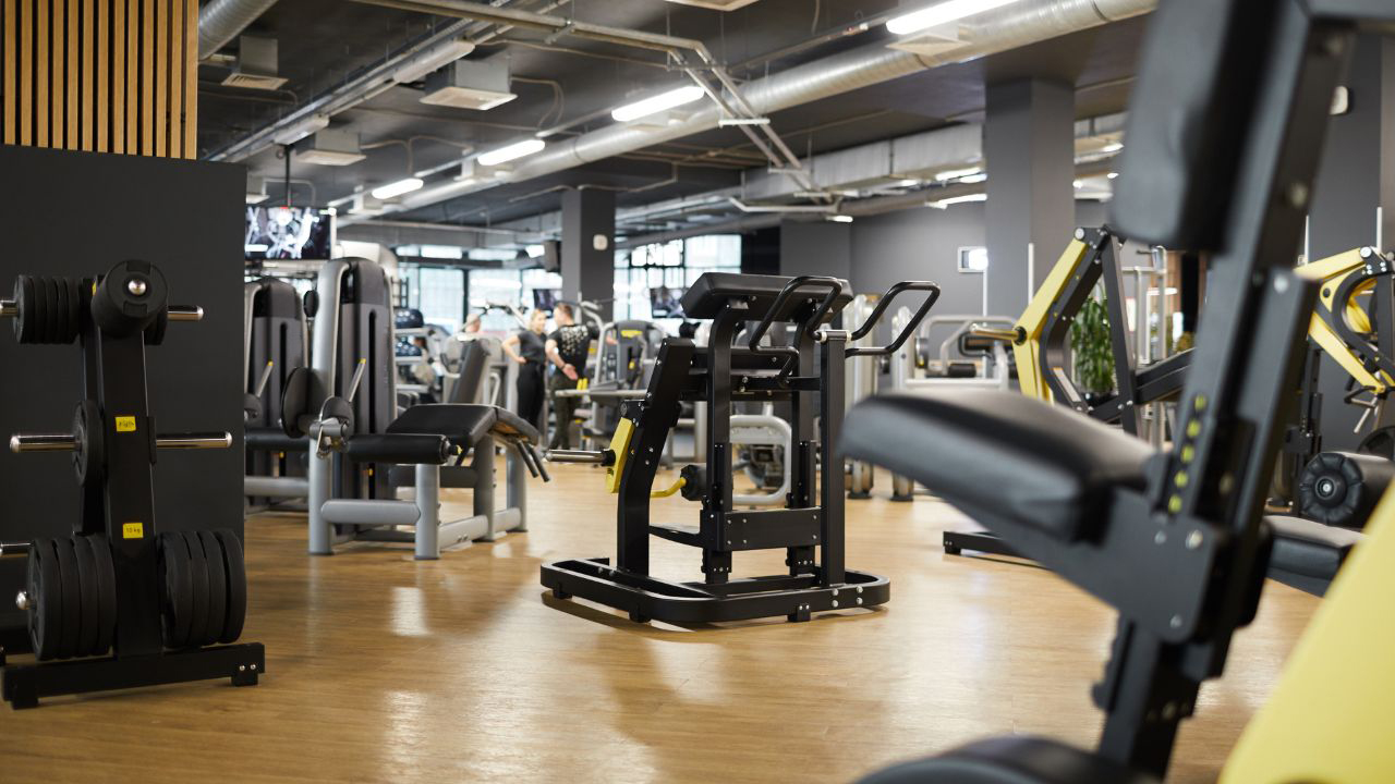 What are the essential differences between commercial and home fitness equipment?