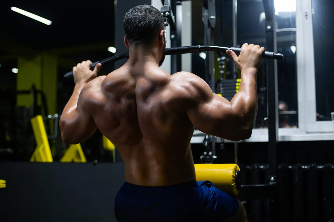 Should We Focus on Rowing or Pulling to Build a Strong Back?